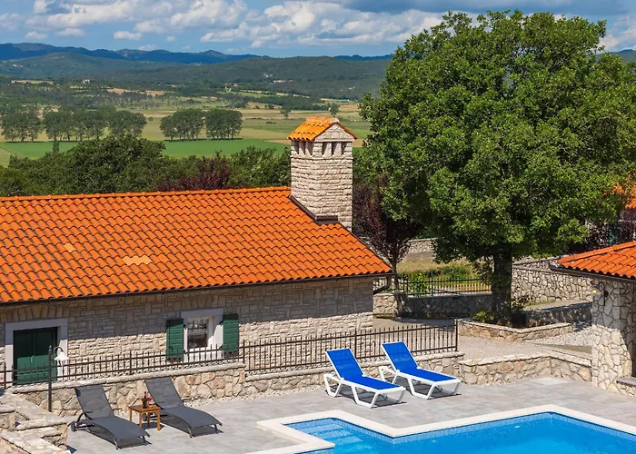 Skavre Villa *